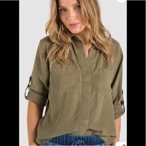 Bella Dahl Split Back Button Down in army green
